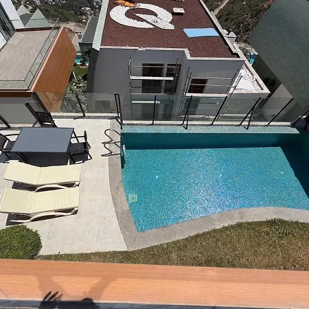 Villa Detached With Full And Sea Views